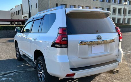 Toyota Land Cruiser Prado 150 рестайлинг 2, 2020 год, 3 315 000 рублей, 5 фотография