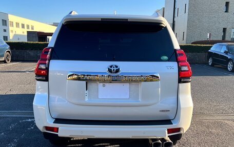 Toyota Land Cruiser Prado 150 рестайлинг 2, 2020 год, 3 315 000 рублей, 6 фотография
