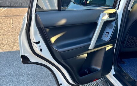Toyota Land Cruiser Prado 150 рестайлинг 2, 2020 год, 3 315 000 рублей, 25 фотография