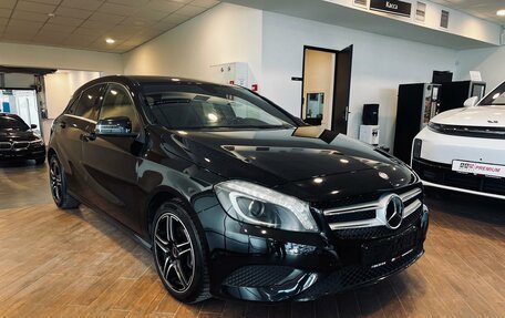 Mercedes-Benz A-Класс, 2015 год, 1 599 000 рублей, 5 фотография