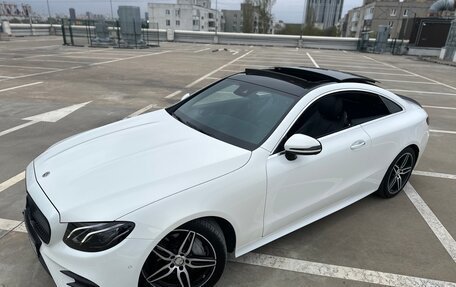 Mercedes-Benz E-Класс, 2017 год, 3 900 000 рублей, 4 фотография