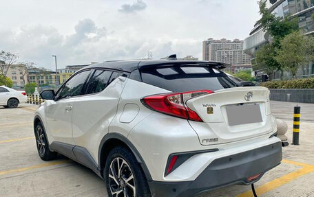Toyota C-HR I рестайлинг, 2021 год, 1 675 000 рублей, 6 фотография