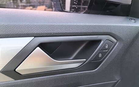Volkswagen T-Roc I, 2021 год, 1 470 010 рублей, 15 фотография
