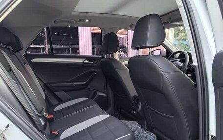 Volkswagen T-Roc I, 2021 год, 1 470 010 рублей, 25 фотография