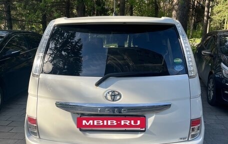 Toyota ISis I, 2016 год, 1 190 000 рублей, 8 фотография