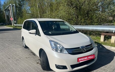 Toyota ISis I, 2016 год, 1 190 000 рублей, 2 фотография