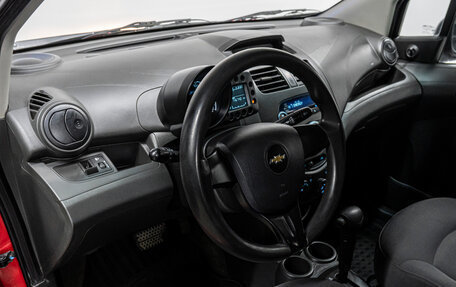 Chevrolet Spark III, 2013 год, 560 000 рублей, 10 фотография