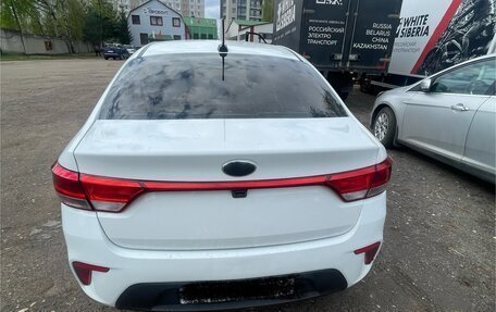 KIA Rio IV, 2018 год, 800 000 рублей, 3 фотография