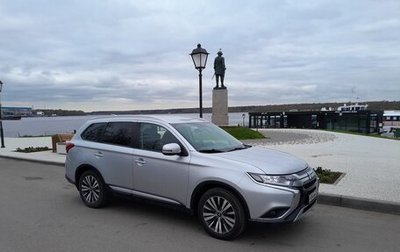 Mitsubishi Outlander III рестайлинг 3, 2019 год, 1 700 000 рублей, 1 фотография