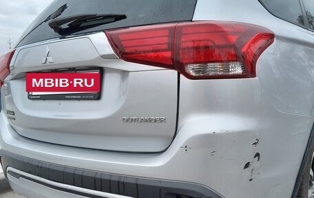 Mitsubishi Outlander III рестайлинг 3, 2019 год, 1 700 000 рублей, 4 фотография