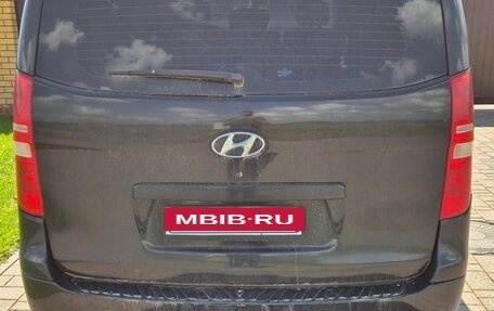 Hyundai H-1 II рестайлинг, 2010 год, 950 000 рублей, 4 фотография