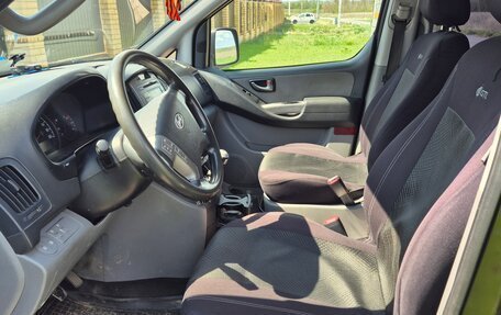Hyundai H-1 II рестайлинг, 2010 год, 950 000 рублей, 9 фотография