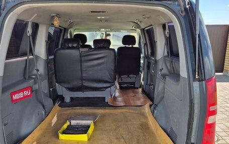 Hyundai H-1 II рестайлинг, 2010 год, 950 000 рублей, 16 фотография