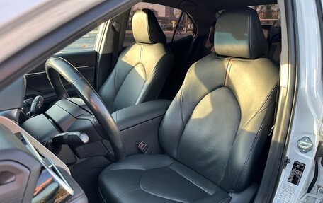 Toyota Camry, 2018 год, 3 400 000 рублей, 8 фотография