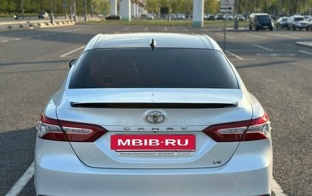 Toyota Camry, 2018 год, 3 400 000 рублей, 5 фотография