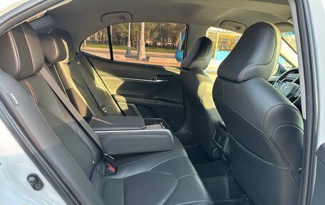 Toyota Camry, 2018 год, 3 400 000 рублей, 13 фотография