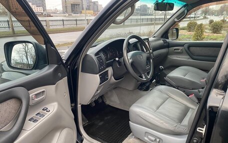 Toyota Land Cruiser 100 рестайлинг 2, 2005 год, 2 500 000 рублей, 8 фотография