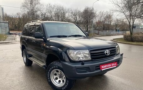 Toyota Land Cruiser 100 рестайлинг 2, 2005 год, 2 500 000 рублей, 2 фотография