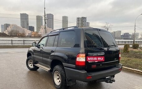 Toyota Land Cruiser 100 рестайлинг 2, 2005 год, 2 500 000 рублей, 3 фотография