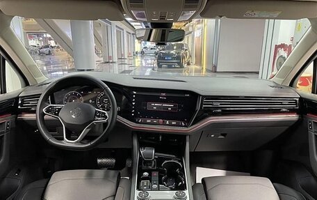 Volkswagen Touareg III, 2022 год, 5 100 000 рублей, 5 фотография