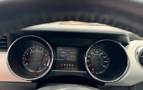 Ford Mustang VI рестайлинг, 2016 год, 2 500 000 рублей, 9 фотография