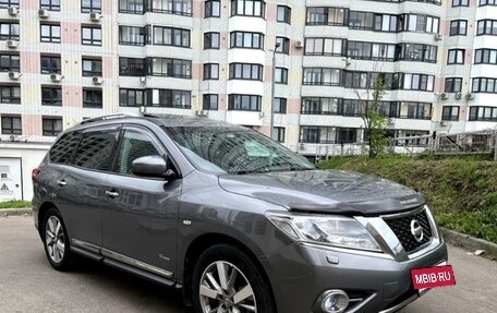 Nissan Pathfinder, 2015 год, 2 100 000 рублей, 5 фотография