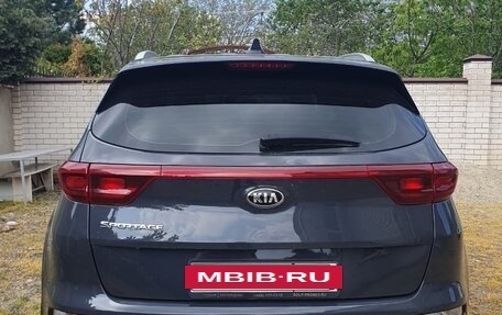 KIA Sportage IV рестайлинг, 2020 год, 2 650 000 рублей, 3 фотография