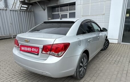 Chevrolet Cruze II, 2010 год, 650 000 рублей, 3 фотография