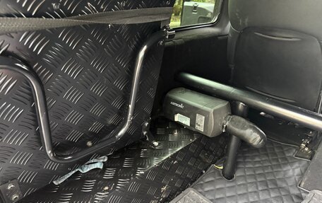 Land Rover Defender I, 1997 год, 5 600 000 рублей, 13 фотография