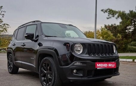 Jeep Renegade I рестайлинг, 2016 год, 1 980 000 рублей, 2 фотография