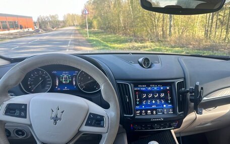 Maserati Levante I, 2017 год, 4 300 000 рублей, 11 фотография