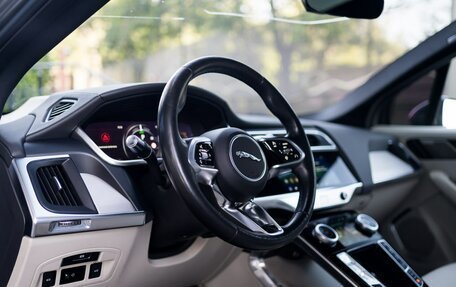 Jaguar I-Pace I, 2018 год, 4 200 000 рублей, 8 фотография
