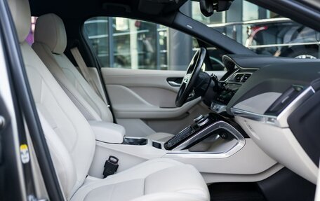 Jaguar I-Pace I, 2018 год, 4 200 000 рублей, 25 фотография