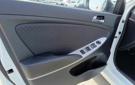 Hyundai Solaris II рестайлинг, 2013 год, 899 000 рублей, 10 фотография