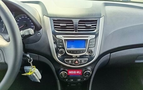 Hyundai Solaris II рестайлинг, 2013 год, 899 000 рублей, 19 фотография