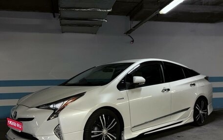 Toyota Prius IV XW50, 2016 год, 1 750 000 рублей, 1 фотография