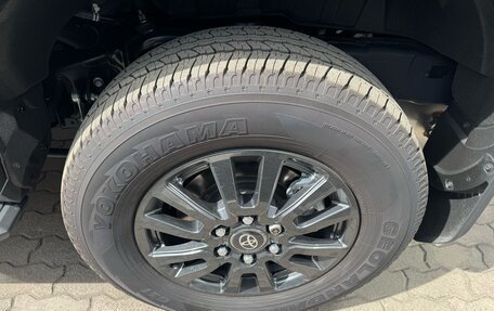 Toyota Land Cruiser Prado, 2024 год, 9 700 000 рублей, 5 фотография