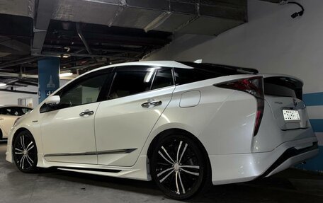 Toyota Prius IV XW50, 2016 год, 1 750 000 рублей, 3 фотография