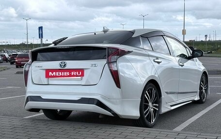 Toyota Prius IV XW50, 2016 год, 1 750 000 рублей, 5 фотография