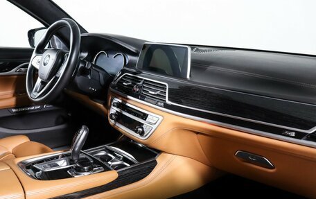 BMW 7 серия, 2017 год, 3 990 000 рублей, 17 фотография