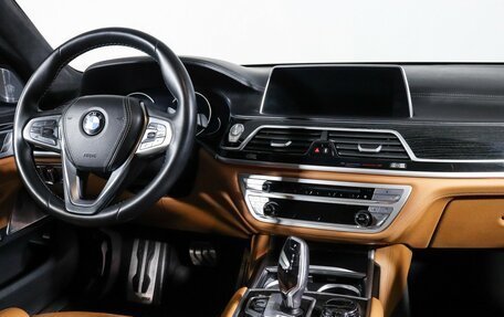 BMW 7 серия, 2017 год, 3 990 000 рублей, 23 фотография