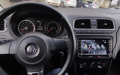 Volkswagen Polo VI (EU Market), 2011 год, 640 000 рублей, 4 фотография