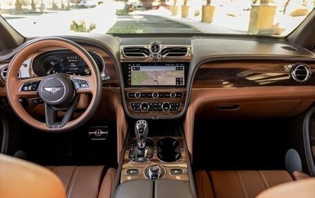 Bentley Bentayga I, 2022 год, 17 345 000 рублей, 8 фотография