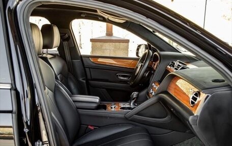 Bentley Bentayga I, 2022 год, 17 920 000 рублей, 11 фотография