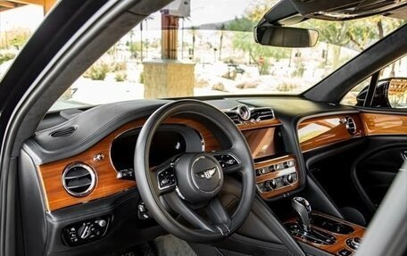 Bentley Bentayga I, 2022 год, 17 920 000 рублей, 10 фотография