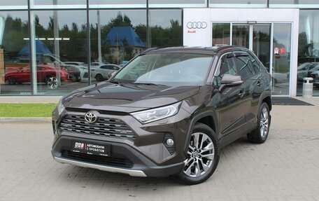 Toyota RAV4, 2021 год, 3 590 000 рублей, 1 фотография