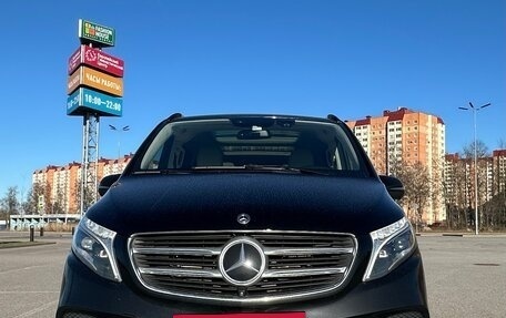 Mercedes-Benz V-Класс, 2018 год, 5 750 000 рублей, 5 фотография