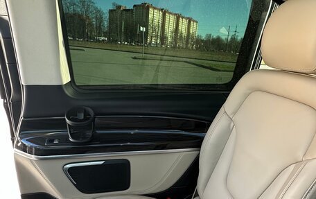 Mercedes-Benz V-Класс, 2018 год, 5 750 000 рублей, 29 фотография