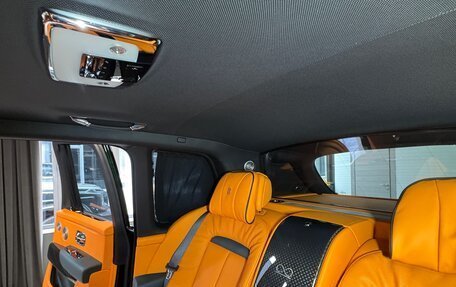 Rolls-Royce Cullinan, 2024 год, 75 000 000 рублей, 13 фотография