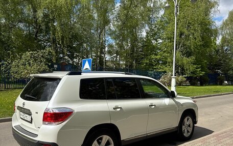 Toyota Highlander III, 2012 год, 2 050 000 рублей, 4 фотография